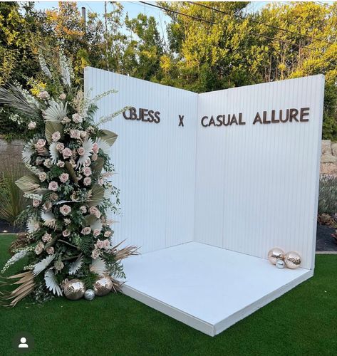 Photo Booth Corporate Events, 3d Photobooth Backdrop Ideas, Party Backdrop Outdoor, Foam Core Backdrop, Black Tie Event Photo Booth, Corner Backdrop Ideas, Photo Booth Backdrop Ideas Events, Flower Photo Booth Backdrop, Event Photo Op Ideas