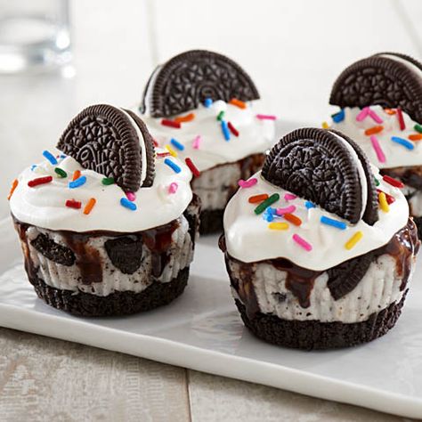 OREO Ice Cream "Cupcakes" | Snackworks US Sundae Cupcakes, Neapolitan Ice Cream, Ice Cream Cupcakes, Oreo Ice Cream, Cream Cupcakes, Cupcakes Recipe, Oreo Cookie, Best Ice Cream, Ice Cream Desserts