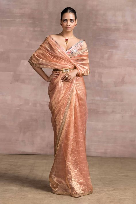 Pink Banarasi Saree, Saree Wearing, Saree Wearing Styles, Saree Draping Styles, Saree Draping, Saree Gown, Draped Blouse, Tarun Tahiliani, Saree Trends