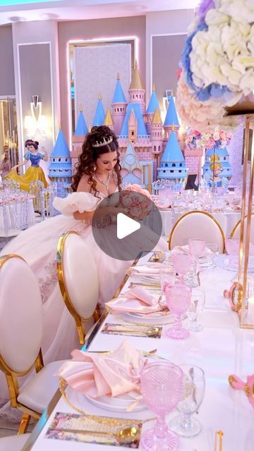 Cinderella Quinceanera Themes Decoration, Cincoñera Ideas, Coquette Quince, Quinceañera Decorations Ideas, Quinceanera Main Table Ideas, Quince Venues, Ideas Para 15 Años, Xv Makeup, Quince Decorations Ideas