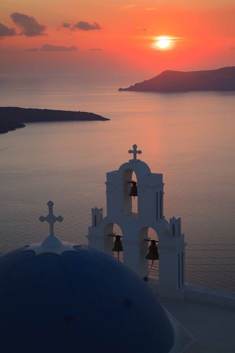 Grecia Santorini, Peter James, Santorini Sunset, Church Aesthetic, Greece Photography, Santorini Island, Destination Photography, Santorini Greece, Greece Travel