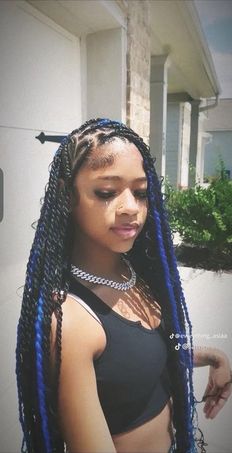 Braids For Black Women Design, Braid Color Hairstyles, Box Braid Designs For Black Women, Braid Style Ideas For Black Women, Braid Hairstyles For Back To School, Braided Color Hairstyles, Green And Red Braids, Color On Brown Skin Women, Blue And Black Passion Twist