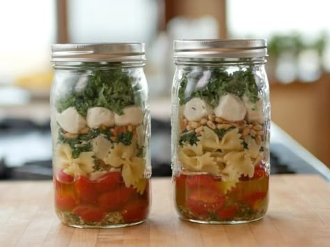 Get Kale-Pasta Mason Jar Salad Recipe from Food Network Pasta Salad In A Jar, Salads In A Jar, Jar Salad Recipes, Salad Jar Recipe, Mason Jar Salads, Kale Pasta, Mason Jar Recipes, How To Cook Kale, Pasta Food Recipes