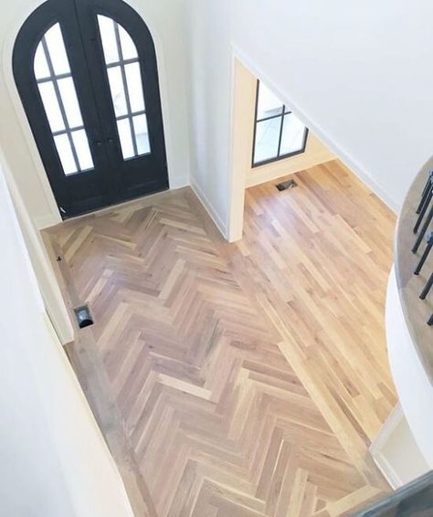 Bathroom Flooring Ideas Neutral, Best Engineered Wood Flooring, Transition Flooring, Foyer Flooring, Entryway Flooring, Herringbone Wood Floor, Herringbone Wood, Wood Floors Wide Plank, Herringbone Floor