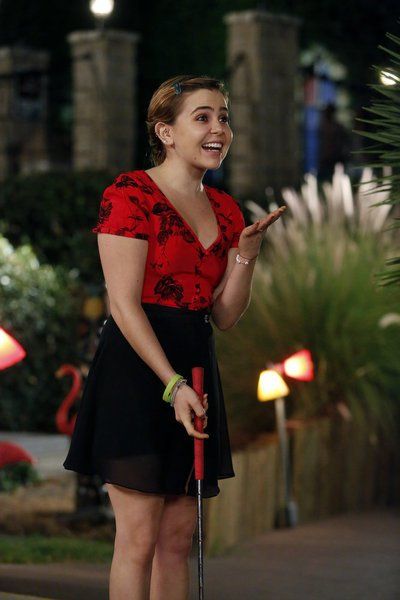 Still of Mae Whitman in Parenthood Parenthood Tv Show, Prodigal Daughter, Tim Riggins, Mae Whitman, Maika Monroe, I'm Jealous, Mary Louise Parker, Tv Character, Stay Forever