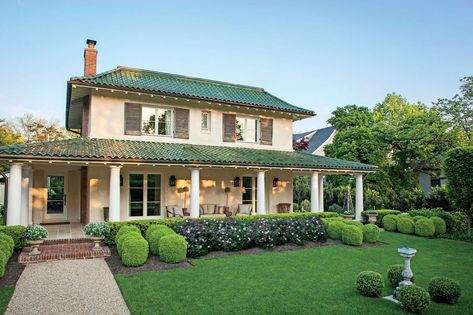 Washington D.C. Garden Renovation Landscaping Around House, Space Garden, Maximize Small Space, Small Space Gardening, Two Story Homes, White Gardens, Interior Garden, Tone On Tone, Country Estate