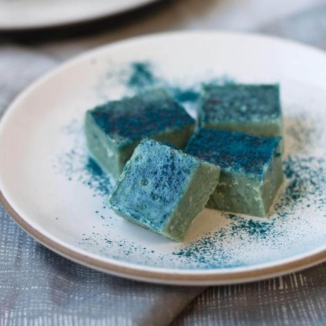 As if this lusciously healthy treat weren't enticing enough, we went and added some stunning Blue Majik spirulina to the mix. A fudge that's cleansing, nourishing and delicious? You should probably make it to believe it.