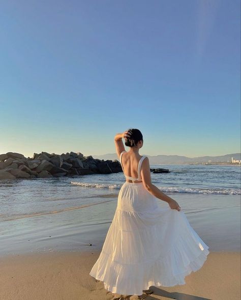 Beach Dress Aesthetic Outfits, Beach Aesthetic Inspo Pics, Beach Pose With Dress, Poses For Flowy Dresses, Beach Photoshoot Birthday Ideas, Beach Dresses Photoshoot, Beach Outfit Aesthetic Dress, Picture Beach Poses, Beach Gown Photoshoot