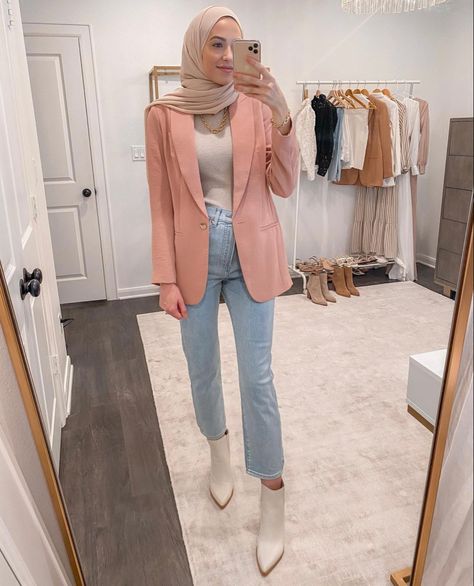 Withloveleena Outfits, Peach Blazer Outfit, Office Hijab, Outfit Kantor, Peach Outfit, Dressing Modestly, Peach Clothes, Stylish Office Wear, Peach Blazer