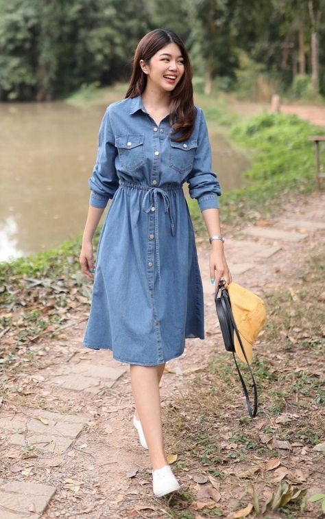 Short Frocks, Spring Skirt Outfits, Korean Skirt, Latest Maxi Dresses, Keds Style, Maxi Dress Designs, Aesthetic Korean, Korean Fashion Outfits, Modest Dresses Casual