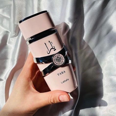 Yara by Lattafa Perfumes is a Amber Vanilla fragrance for women.
Yara was launched in 2020.
Top Notes: Tangerine, Heliotrope, Orchid
Heart Notes: Tropical Notes, Gourmand
Base Notes: Vanilla, Sandalwood, Musk Perfume For Ladies, Lattafa Yara, Girl Perfume, Ladies Perfume, Vanilla Sandalwood, The It Girl, Vanilla Fragrance, Heart Notes, Fragrance For Women