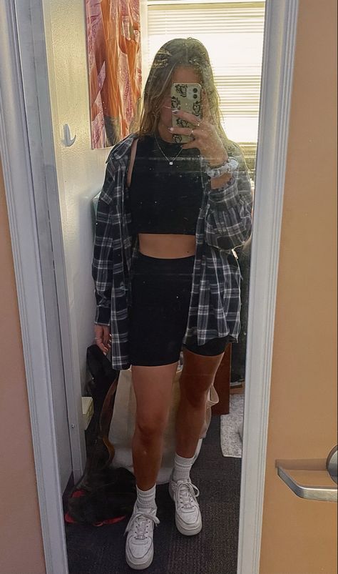 #bikershorts #flannel #ootd #outfitideas #outfitstyles #schooloutfits #college #fashion Flannel And Biker Shorts Outfit, Shorts And Flannel Outfit, Shorts With Tights Outfit, Print Jacket Outfit, Flannel Outfit, Biker Shorts Outfit, Flannel Outfits, Ripped Shorts, Summer Inspo