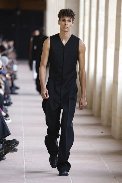 Givenchy Menswear Spring Summer 2024 Paris – NOWFASHION