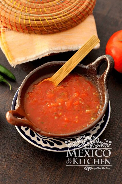 This easy homemade salsa roja recipe is the best Mexican salsa, perfect for tortillas, tacos, eggs, and more. Authentic Mexican Salsa Recipe Mexico, Authentic Mexican Salsa Roja, Authentic Red Salsa, Mexican Salsa Roja, Red Salsa Recipe, Authentic Mexican Salsa Recipe, Mexican Sauce Recipes, Mexican Sauces, Rv Meals