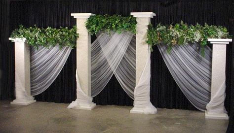 Simple Greek Party Theme, Wedding Columns, Do It Yourself Decoration, Toga Party, Prom Themes, Prom Decor, Prom Theme, Roman Columns, Greek Wedding