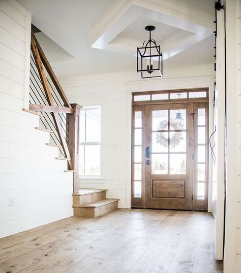 Gorgeous light open entryway Open Entryway, Farmhouse Entryway, Stair Case, Foyer Decorating, Entry Way Design, Farmhouse Interior, House Goals, Style At Home, House Inspo