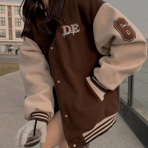 Brown Korean, Fashion Winter Coat, Baseball Jackets, Korean Fashion Winter, Geometric Sleeve, Winter Fashion Coats, Coat Vintage, Hip Hop Streetwear, Vintage Baseball