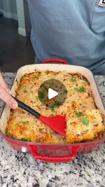 Food Dudes on Instagram: "Dump and bake chicken Parmesan casserole #easyrecipeideas #homecooking #italianfood #onepanmeal" Dump And Bake Chicken Parmesan, Dump And Bake Chicken, Uncooked Chicken, Baked Chicken Parm, Dump And Bake, Pasta Bake Easy, Parmesan Casserole, Chicken Parmesan Casserole, Bake Chicken