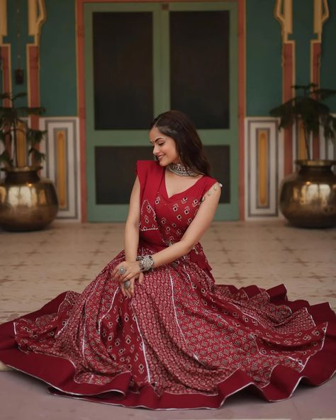 💃Discover the Navratri Lehenga Collections 2024! 👗 Celebrate in style with our ready-made printed rayon lehenga choli sets, crafted just for the Navratri season. Embrace vibrant colors and elegant designs that make every dance and moment unforgettable. #weareffortlessly #NavratriFashion #LehengaLove #RayonElegance #FestiveWear #ReadyMadeLehenga #TraditionalStyle #DanceInStyle #SeasonalTrends ▪️Lehenga:- (Full-Stitched)👇🏻 ▪️Fabric & Work:- 14 Kg Printed Rayon With Gota Patti Lace And Printed... Choli Pose, Long Anarkali Gown, Navratri Lehenga, Navratri Garba, Diy Photo Book, Sitting Pose, Long Anarkali, Navratri Festival, Navratri Chaniya Choli