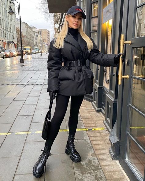 Fashion Outfits Winter 2023 – 2024 18 Ideas Cold Winter Outfits Snow, Outfits Winter 2023, Paris Winter Outfit, New Era Outfit, Coat With Scarf, Fashion Outfits Winter, Prada Coat, Japan Outfits, Legs Outfit