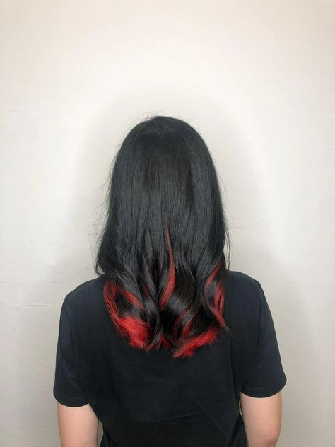 Red hidden colour - Imgur Orange Ombre Hair, Hair Dyed Underneath, Hair Color Inspiration, Hidden Hair Color, Hair Color Underneath, Peekaboo Hair, Korean Short Hair, Dyed Red Hair, Hair Color Streaks