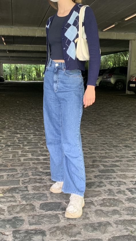 Blue jeans - dark blue crop top - blue cardigan - white baguette bag - white shoes White Baguette Bag, Dark Blue Crop Top, Trendy Spring Outfits, Blue Crop Top, Cardigan White, Baguette Bag, Blue Cardigan, White Shoes, Spring Outfit