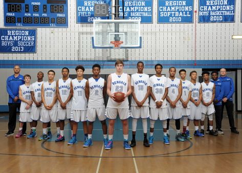 Varsity Boys Basketball Team Pictures - This is the home of bhsbengalsathletics.com Team Picture Poses Basketball, Basketball Team Photography, Basketball Team Pictures High School, Basketball Team Photoshoot Ideas, Basketball Team Photos Ideas, Group Basketball Pictures, Sport Team Photoshoot Ideas, Basketball Team Pictures Poses, Basketball Team Photoshoot