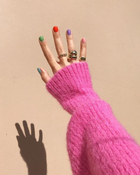 The buzziest nail polish trend on Instagram has lasted two full seasons, and it's not going away anytime soon. Click here to see which one it is. Multicolored Nails, Ombré Nails, Nagellack Trends, Spring Nail Trends, Nail Trend, Cute Acrylic Nail Designs, Nail Swag, Acrylic Nails Coffin Short, Short Acrylic Nails Designs