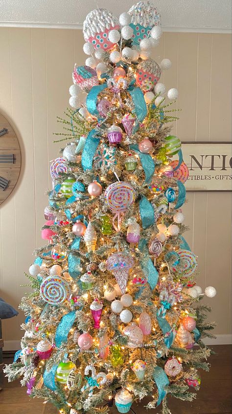 Sweet Treats Christmas, Candyland Tree, Treats Christmas, Purple Christmas Tree, Candy Christmas Tree, Gingerbread Christmas Decor, Christmas Tree Decorating Themes, Pastel Christmas, Candy Land Christmas Decorations