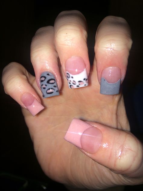 Cheetah nails pink and grey Cheetah Nails Pink, Pink Cheetah Nails, Cheetah Nails, Pink Cheetah, Nails Pink, Pink Nails, Pink Grey, Cute Nails, Acrylic Nails