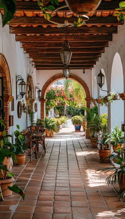 Mexican Style Architecture, Spanish House Aesthetic Interior, Hacienda Ranch Style Homes, Spanish Style Homes One Story, Mediteranian Home Aesthetic, Old Mexico Aesthetic House, Spanish Adobe Style Home, Old Homes Exterior, Portuguese House Exterior