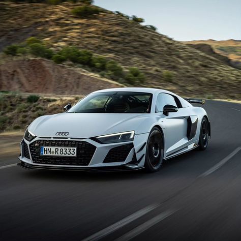 Audi R8 coupe V10 #audi #audisport #racingcars #f1 Prom Cars, Prom Car, Audi R8 Coupe, R8 Audi, Audi Sports Car, Dream Cars Audi, Cars Audi, R8 V10, Audi R8 V10