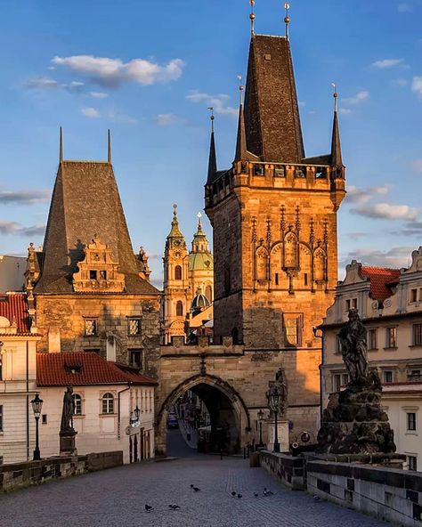 Charles University Prague, Czechia Aesthetic, Prague Streets, Prague Charles Bridge, Prague Architecture, Charles Bridge Prague, Bridge Architecture, Poznan Poland, Prague Travel