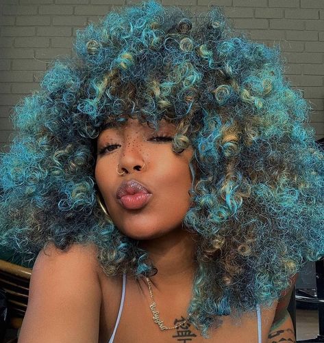 Feeling blue? These blue curls are gorgeous. #naturalhair #teamnatural #haircolor #curlyhair Honey Swamp, Howleen Wolf, Dyed Curly Hair, High Hair, Catty Noir, Colored Curly Hair, Dyed Natural Hair, Good Hair, Mermaid Hair