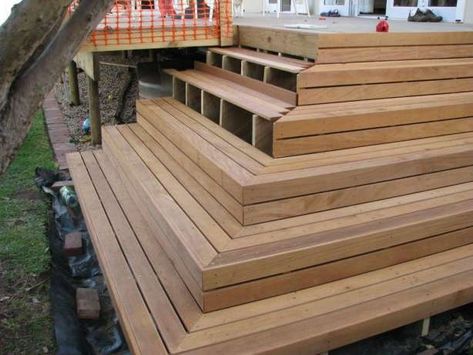 Deck Stairs Ideas, Wood Deck Steps, Cabin Stairs, High Deck, Deck Steps, Patio Deck Designs, Wooden Deck, Deck Stairs, Stair Handrail