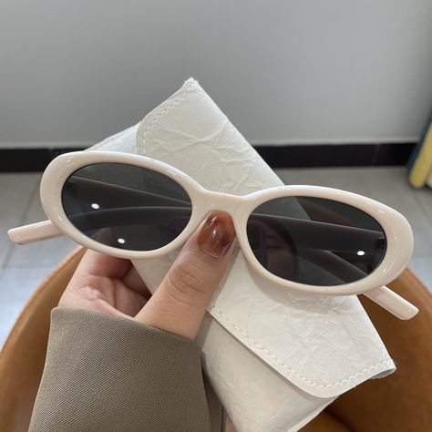 New Small Frame Oval Shape Sunglasses Classic Men's Vintage Sun Glasses Women Outdoor Leisure Eyewear UV400 Oculos De Sol - AliExpress 200000297 Men Fashion Vintage, Retro Sunglasses Women, Glasses Women, Beach Sunglasses, Vintage Punk, Summer Sunglasses, Cat Eyes, Trending Sunglasses, Oval Sunglasses