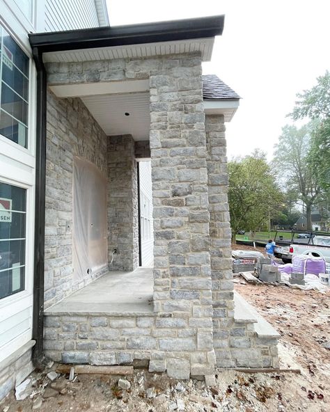 Stone Brick Exterior House, Stone Porch Ideas, Stone Entryway Exterior, Limestone Porch, Front Porch Exterior, Stone Front Porch, Stone Porch, Front Porch Stone, Stone Entryway