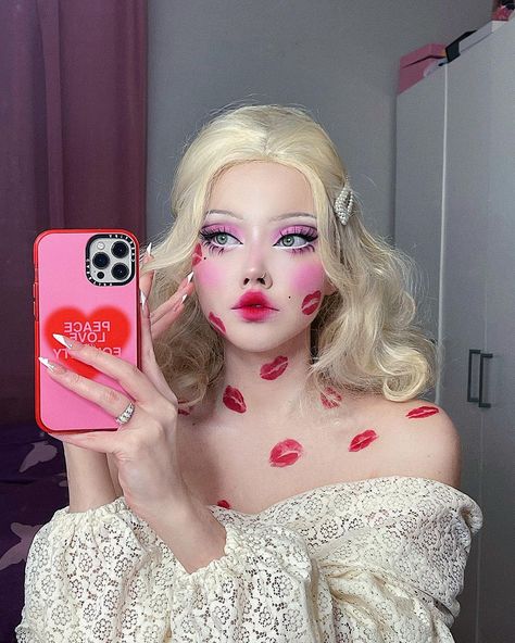 erica’ makeup artist on Instagram: “AD vday marie antoinette look💋 let’s say she’s a womanizer and used @MavenBeauty products for this look! #MavenBeauty products used…” Cupid Makeup, Easter Makeup Looks, Cotton Candy Nails, Easter Costume, Easter Makeup, Graphic Makeup, Halloween Inspo, Clown Makeup, Winged Eyeliner