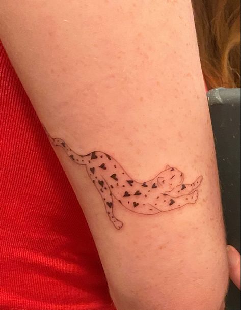 Heart Leopard Tattoo, Leopard Tattoo, Mini Tats, Tattoo 2024, Hearts Tattoo, Leopard Tattoos, Tattoo Aesthetic, Simplistic Tattoos, Style Change