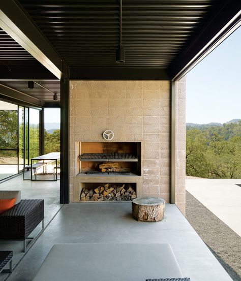 Marmol Radziner Marmol Radziner, Modern Outdoor Fireplace, Argentine Grill, Concrete Block Walls, Patio Grill, Outdoor Fireplace Designs, Custom Fireplace, Prefabricated Houses, Built In Grill