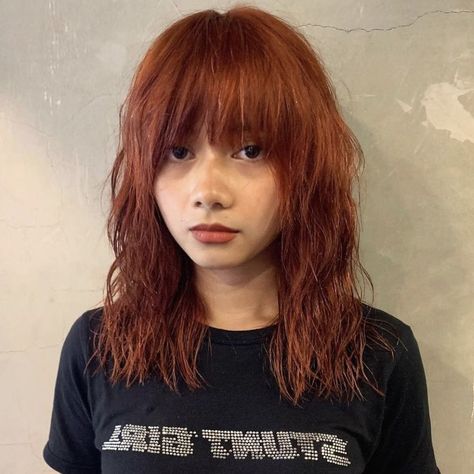 Edgy Ginger Hair, Ginger Hair Alternative, Copper Wolf Cut Hair, Gingerish Brown Hair, Alt Ginger Hair, Bangs And Shoulder Length Hair, Orangey Brown Hair, Orange Hair Asian, Dark Orange Hair Color