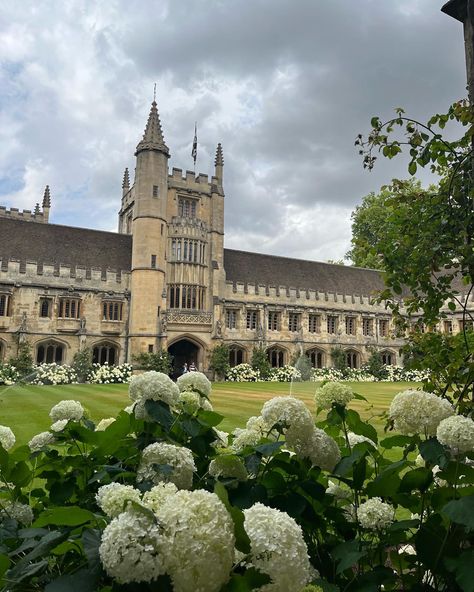 Oxford, Magdalen College, Light Academia Aesthetic, Academia Aesthetic