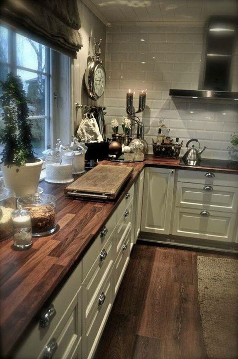 Wooden Counter Tops, Dapur Rustic, Bistro Kitchen, Rustic Kitchen Cabinets, Kabinet Dapur, Herringbone Backsplash, Farmhouse Kitchen Cabinets, Wooden Counter, Farmhouse Kitchen Design