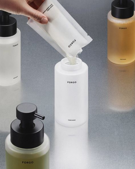 Lf Markey, Foaming Hand Wash, Skincare Packaging, Reusable Bottle, Zaha Hadid, Cosmetics Brands, Bottle Design, Soap Making, Plastic Bottles