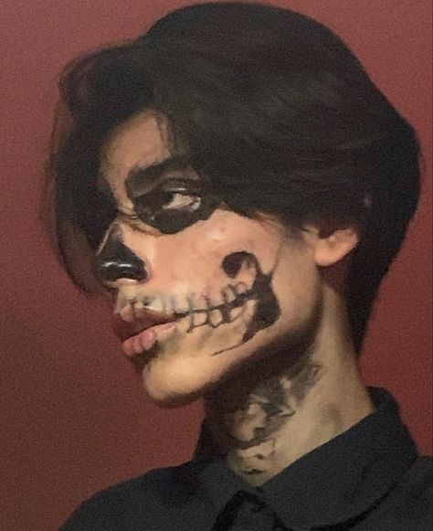 Half Skull Face Makeup, Tate Langdon Makeup, Skeleton Face Makeup, Half Skull Face, Skull Face Makeup, Skeleton Face Paint, Halloween Makeup Hacks, Skull Face Paint, Holloween Makeup