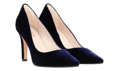 Lodi Rami Pumps in Dark Blue VelvetThe blue pumps by Lodi are real eye-catchers. The upper ma Dark Blue Satin Shoes, Luxury Blue Closed Toe Heels, Dark Blue Pumps, Blue Velvet Heels, Navy Blue Pumps, Pointy Shoes, Blue High Heels, Velvet Heels, Blue Pumps