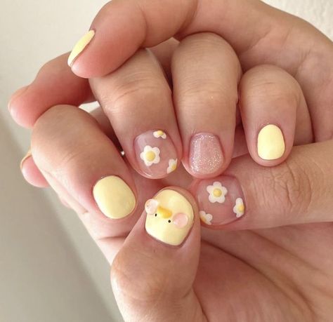 Short Bunny Nails, Yellow Nail Ideas Short, Nail Cute Korean, Cute Bunny Nails, Kawaii Short Nails, Kawaii Nails Short, Cute Korean Nail Art, Fashion Cottagecore, Harajuku Anime