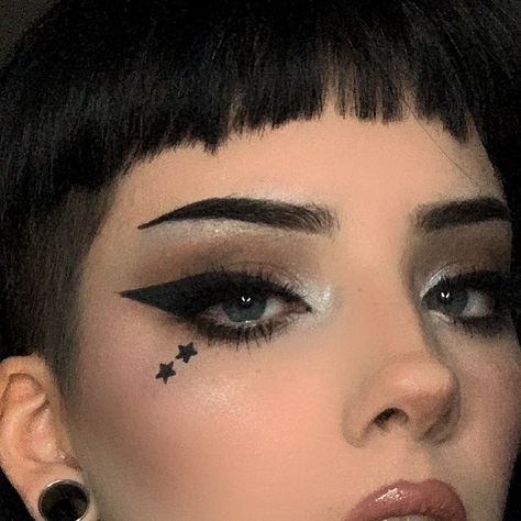 E Girl Makeup, Egirl Makeup, Alt Makeup, Alternative Makeup, Emo Makeup, Edgy Makeup, Gothic Makeup, Goth Makeup, Dark Makeup