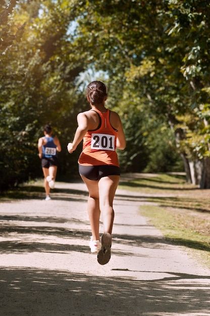 Running Looking Back Reference, Running From Behind Reference, Running Person Reference, Running Photography Aesthetic, Running Back View, Run Pose, Runner Photography, Trail Running Photography, Athlete Running