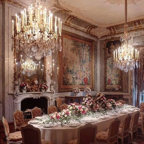 Waddesdon (@waddesdonmanor_nt) • Instagram photos and videos Modern Royalty, Royal Room, Victorian Age, Palace Interior, Classic Building, Castles Interior, Royal Aesthetic, Beautiful Rooms, Elegant Dining Room